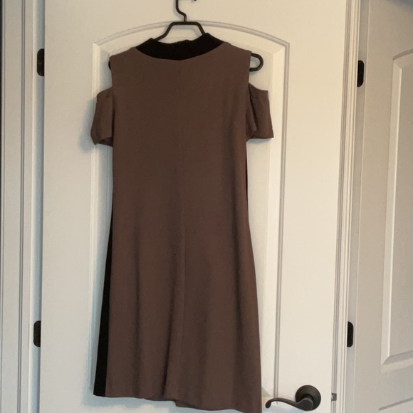 Cartise Cold Shoulder Dress - Picture 8 of 12